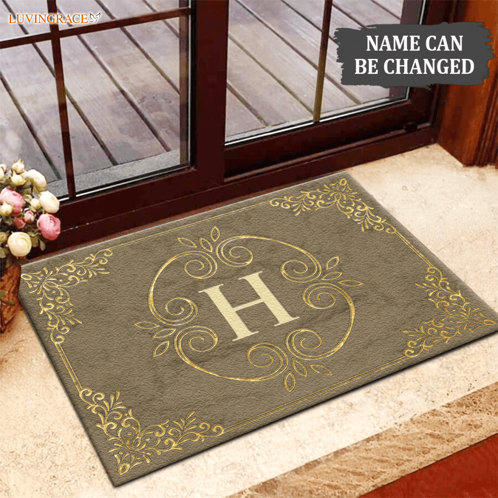 Luvingrace L53 Royal Monogram The First Letter Of Family Name Personalized Doormat