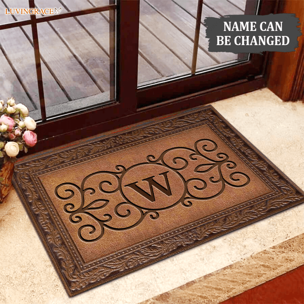 Luvingrace M08 Vintage Monogram The First Letter Of Family Name Personalized Doormat
