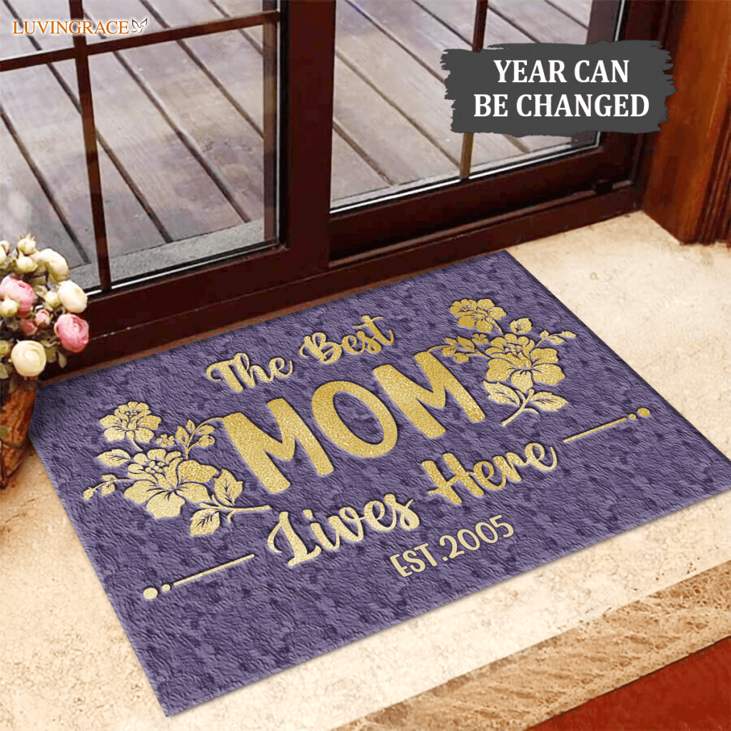 The Best Mom Lives Here Personalized Doormat